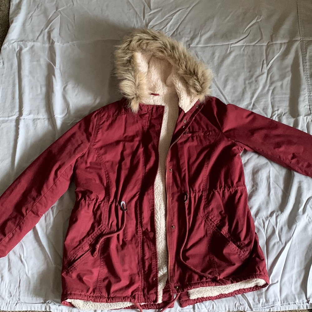 La Hearts sherpa lined jacket large maroon with hood zip up coat pacsun
